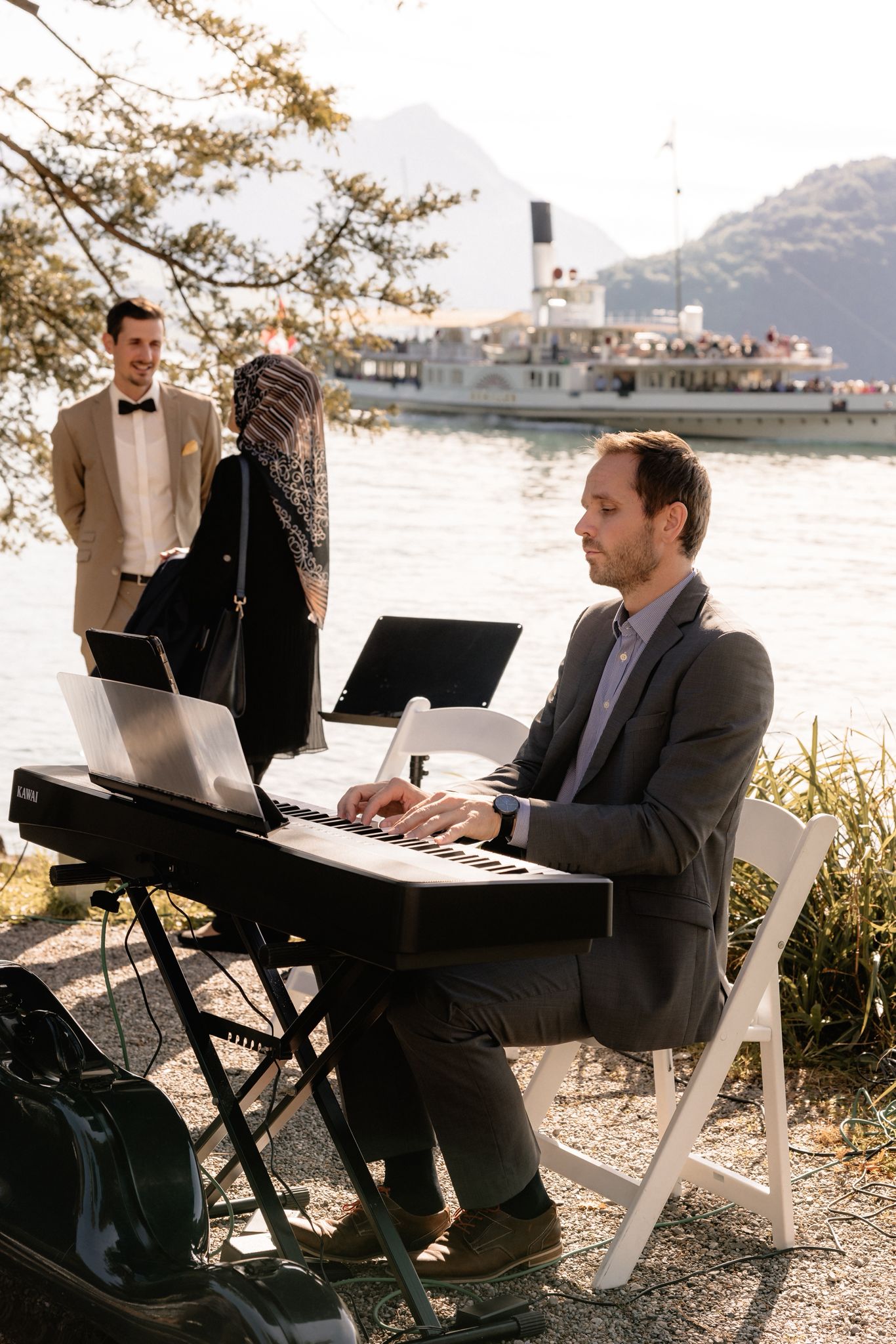 Marco und Maik am See mit Dampfschiff